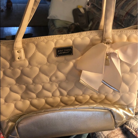 Purses - Picture 2 of 5